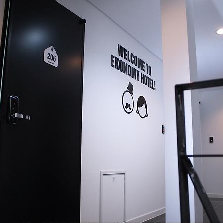 Ekonomy Hotel Dongdaemun Szöul Kültér fotó