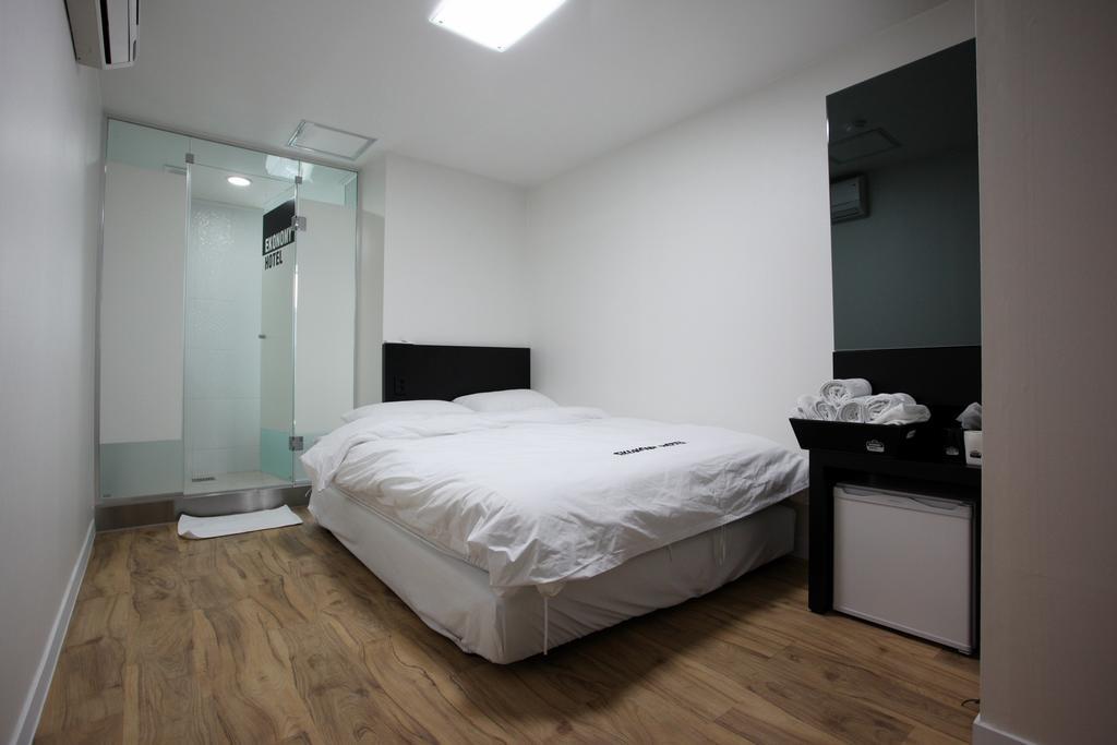 Ekonomy Hotel Dongdaemun Szöul Kültér fotó