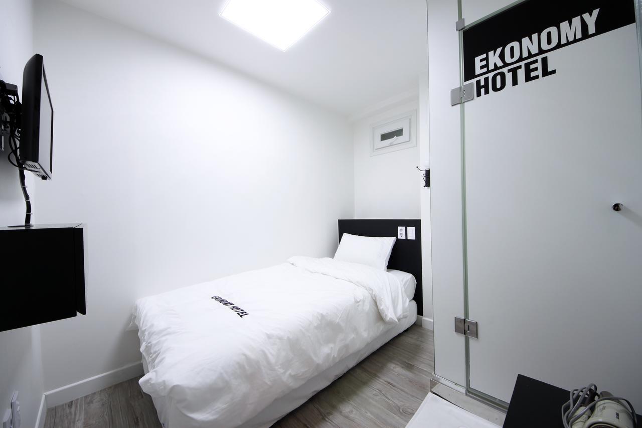 Ekonomy Hotel Dongdaemun Szöul Szoba fotó