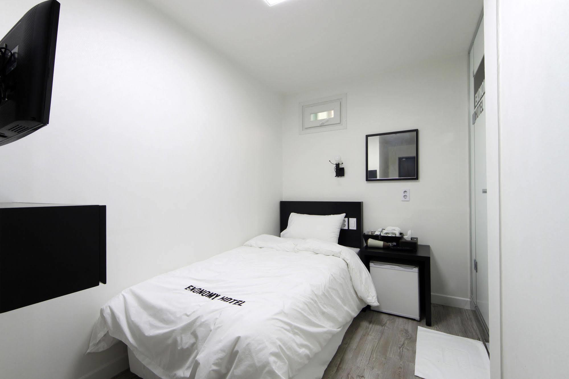 Ekonomy Hotel Dongdaemun Szöul Kültér fotó