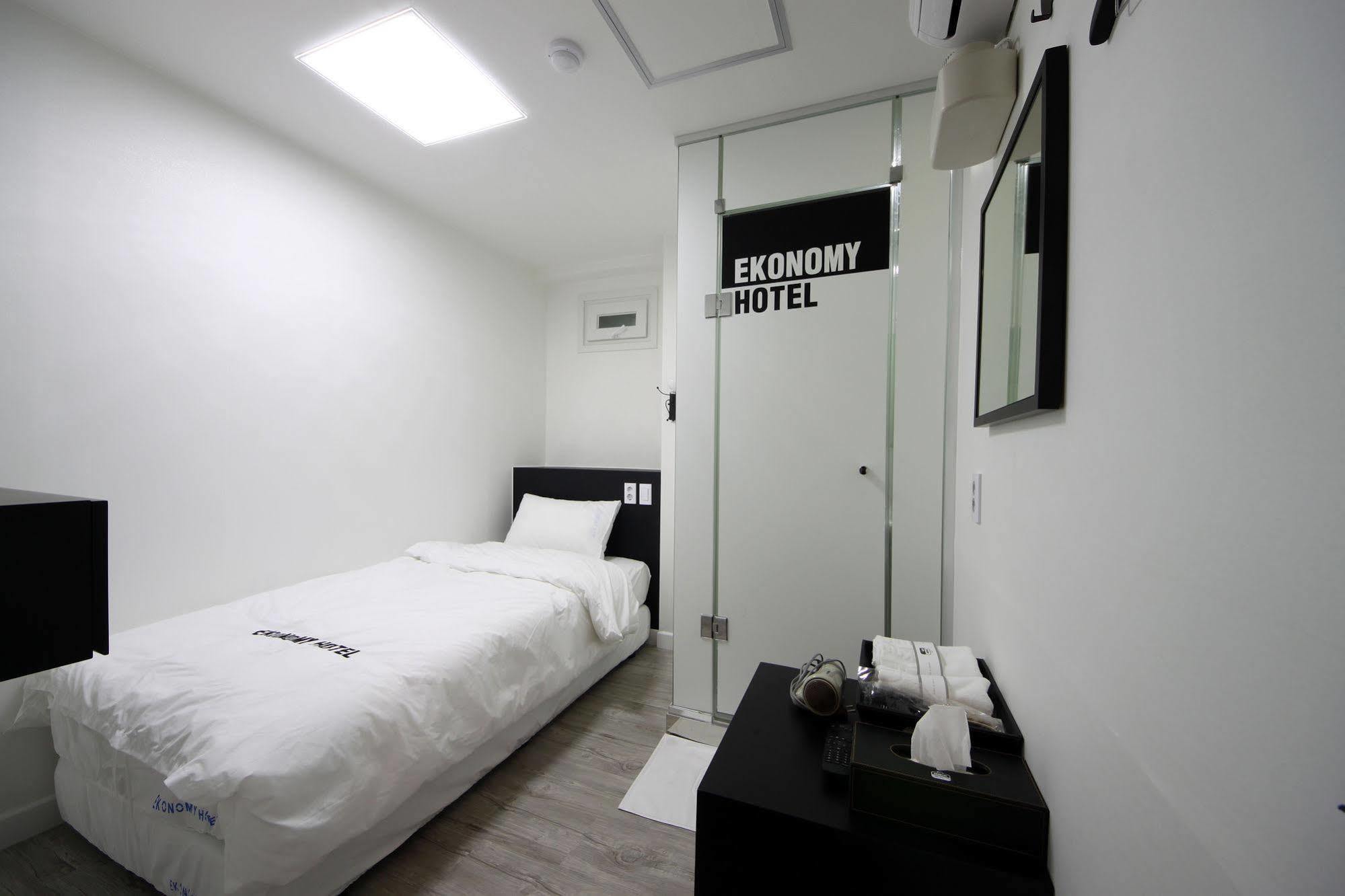 Ekonomy Hotel Dongdaemun Szöul Kültér fotó