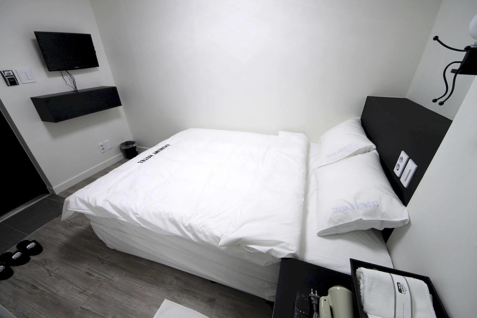 Ekonomy Hotel Dongdaemun Szöul Kültér fotó