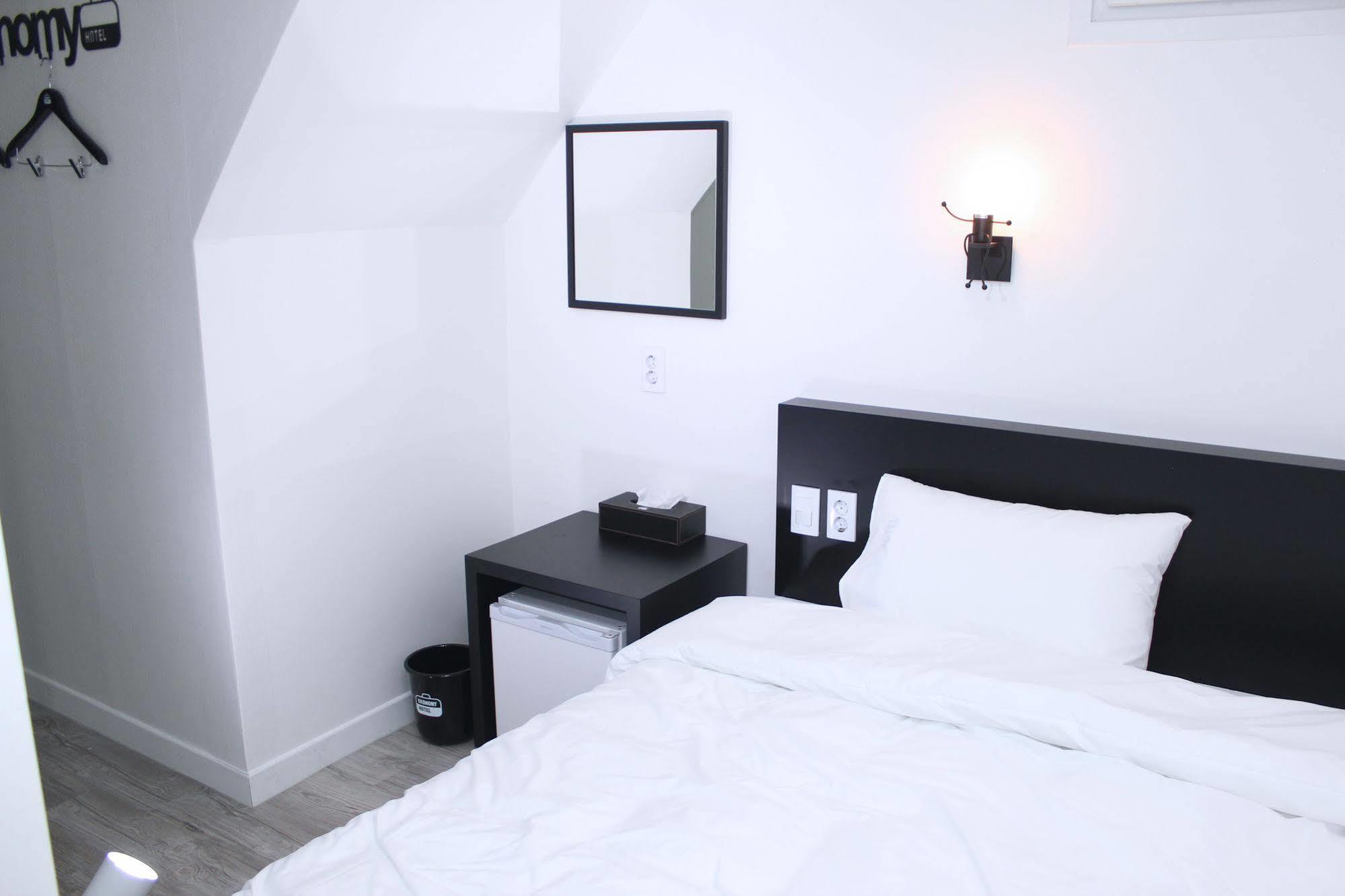 Ekonomy Hotel Dongdaemun Szöul Kültér fotó