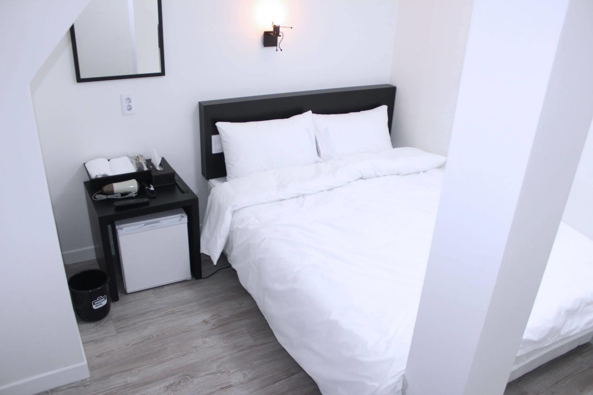 Ekonomy Hotel Dongdaemun Szöul Kültér fotó