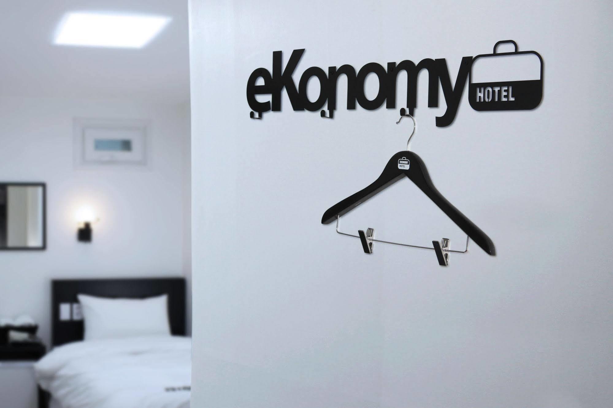 Ekonomy Hotel Dongdaemun Szöul Kültér fotó
