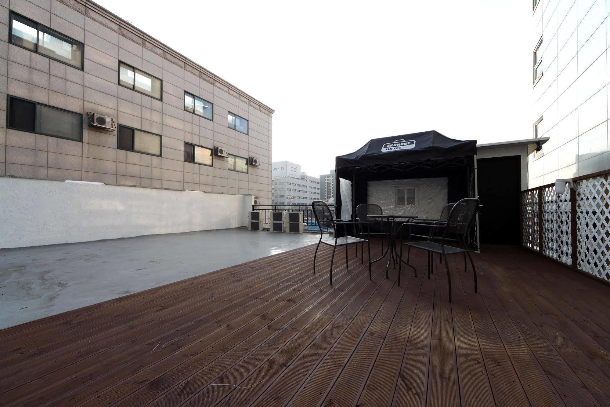Ekonomy Hotel Dongdaemun Szöul Kültér fotó