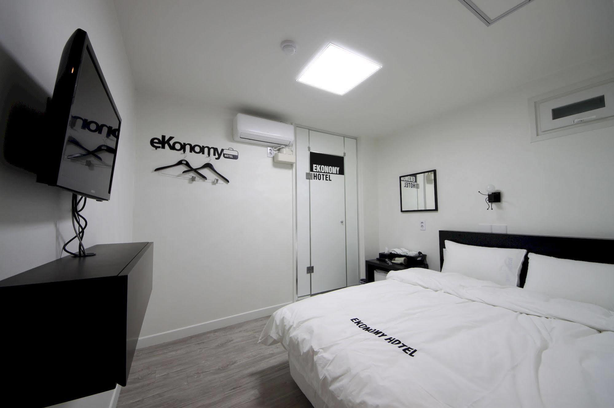Ekonomy Hotel Dongdaemun Szöul Kültér fotó