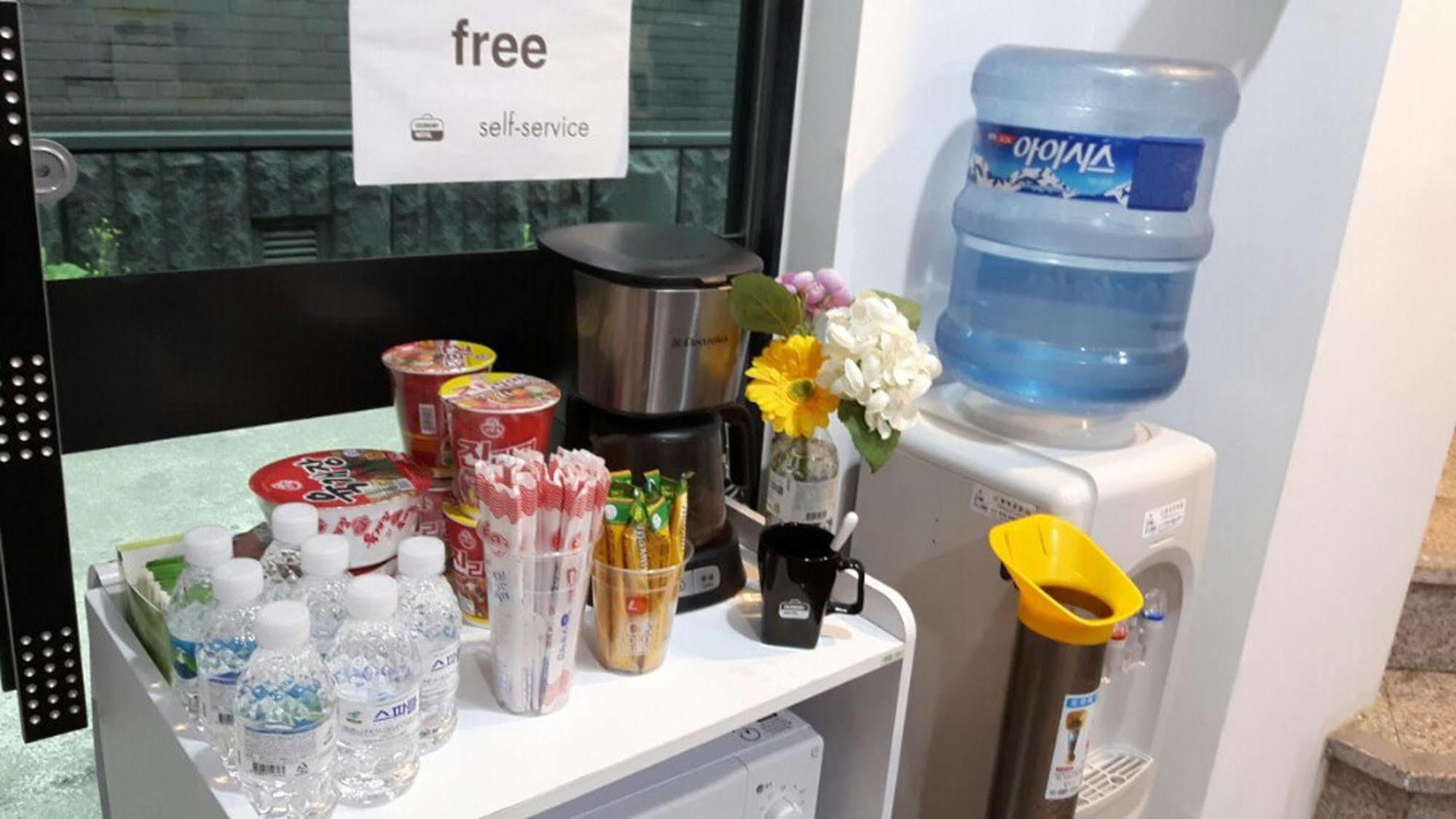Ekonomy Hotel Dongdaemun Szöul Kültér fotó